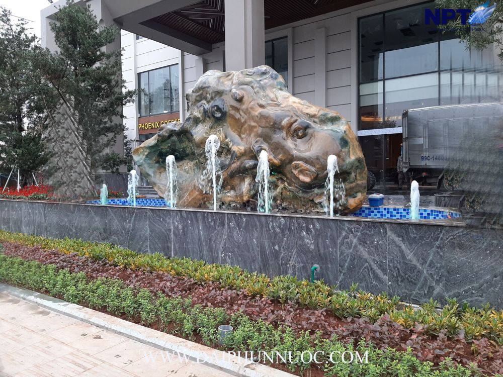 Cụm vòi phun sủi bọt trong không gian cảnh quan Grand Phoenix Bắc Ninh